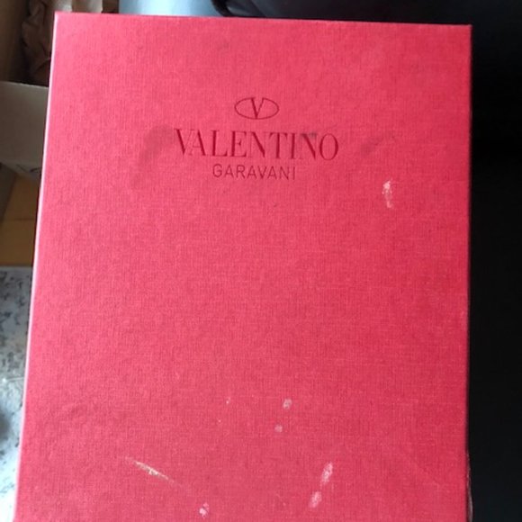 Brand New, Never Worn Valentino Garavani Women's Rockstud Cage Leather Pumps - Picture 3 of 13